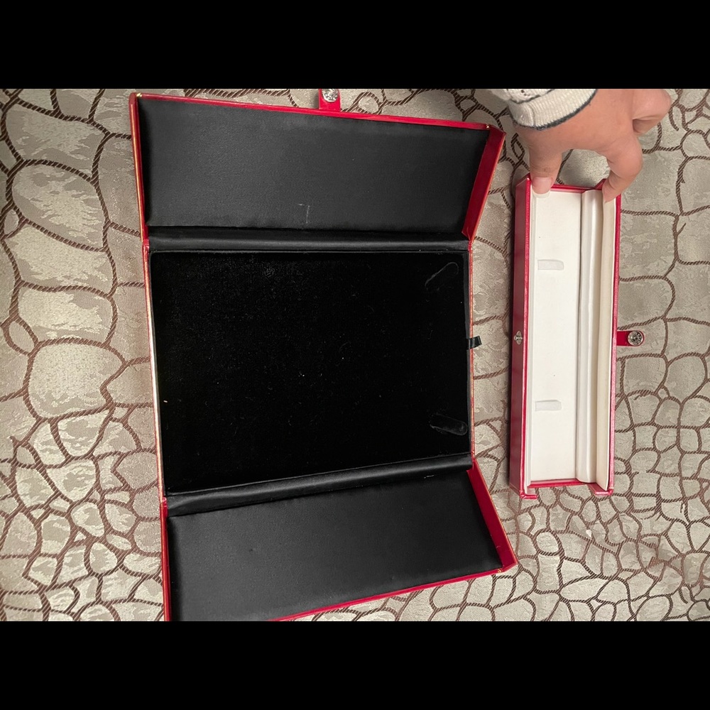 Jewelry box